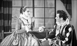 Stanisława Engelówna (Księżniczka Eboli) i Ryszard Pietruski (Don Carlos) w Don Carlosie (1953) - fot. Witold Chromiński