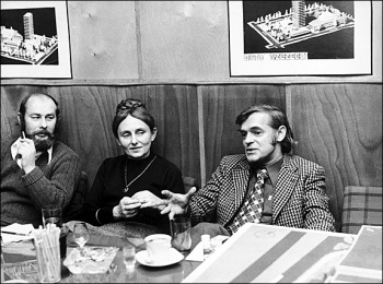Od lewej: Stanisław Wit Wiliński, Helena Raszka i Ryszard Liskowacki - początek lat 70. (fot. Wanda Cieślak)