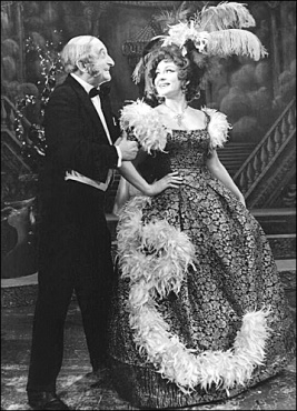 Antoni Kaczorowski (Filip) i Nina Mazgajska (Fedora) w Balu w operze (1973)