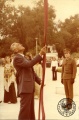 Stanisław Kowalczyk dokonuje symbolicznego odsłonięcia Pomnika Czynu Polaków