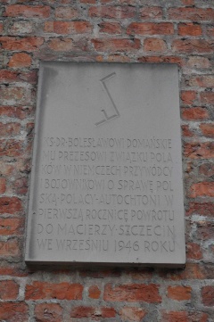 Tablica upamiętniająca ks. Bolesława Domańskiego