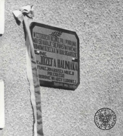 Tablica upamiętniająca funkcjonariusza MO kpr. Józefa Haliniaka