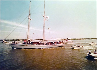 „Zew Morza” wpływa do portu w Savannah (1976)