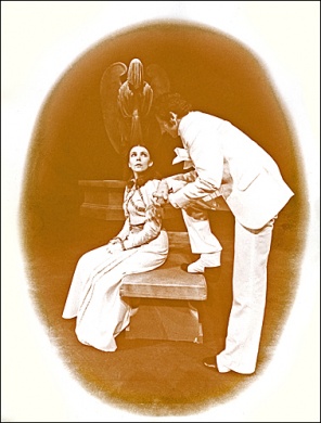 Marta Lipińska (Alma Winemiller) i Andrzej Hrydzewicz (John Buchnan jr.)